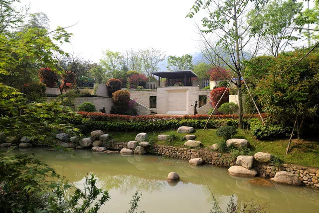 安吉龙山源临水而行 · 水景庭院